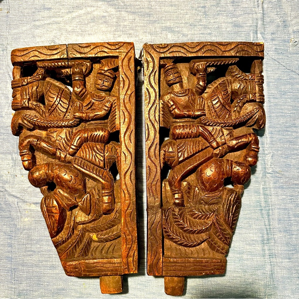 Wall Corbel Pair Wooden Horse Sculpture 
Hand Carved Wood